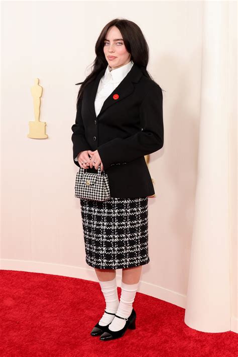 billie eilish oscar outfit